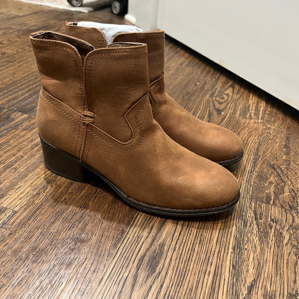 tan boots 9.5